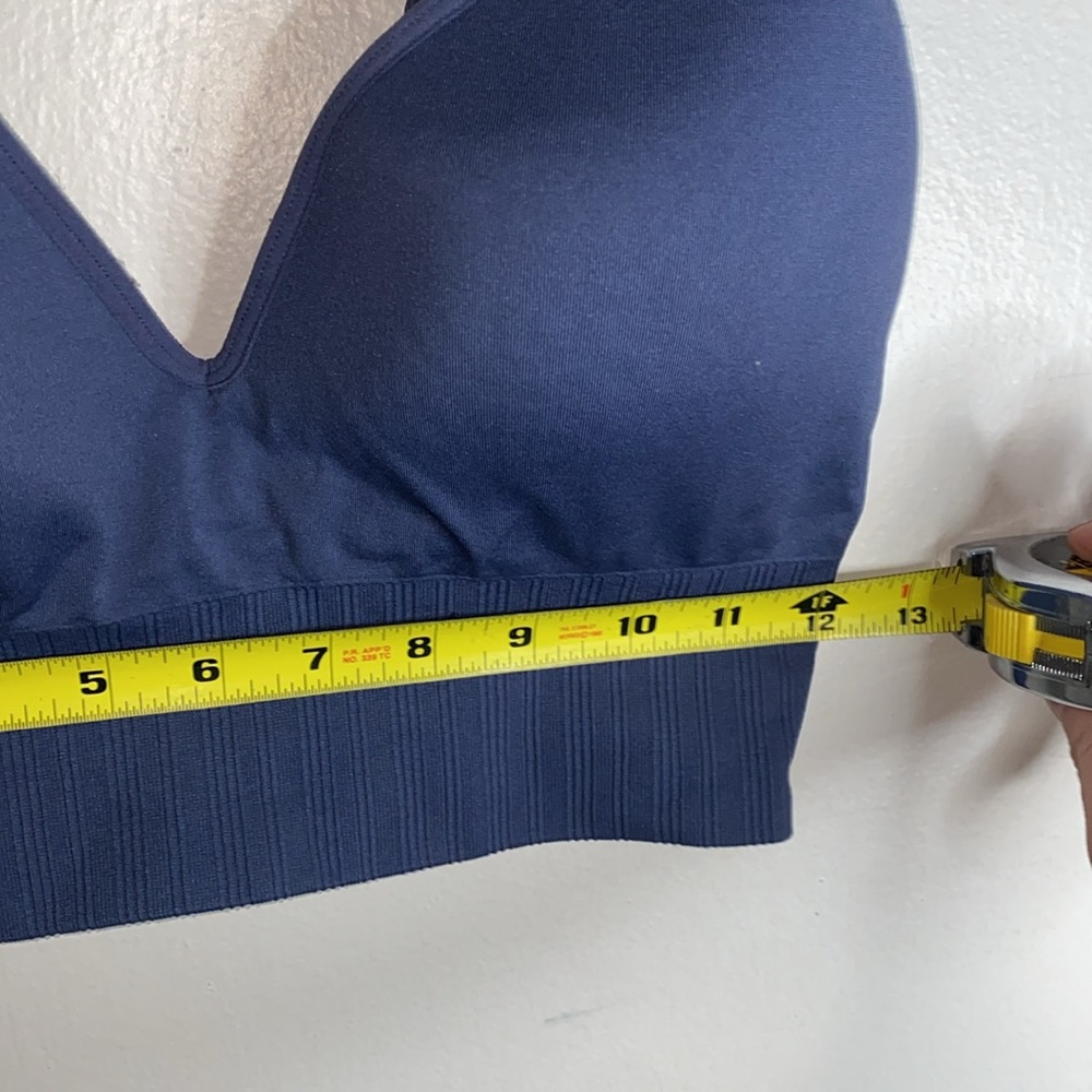 🐛Athleta Navy blue workout sports top/ bra! - Picture 4 of 6